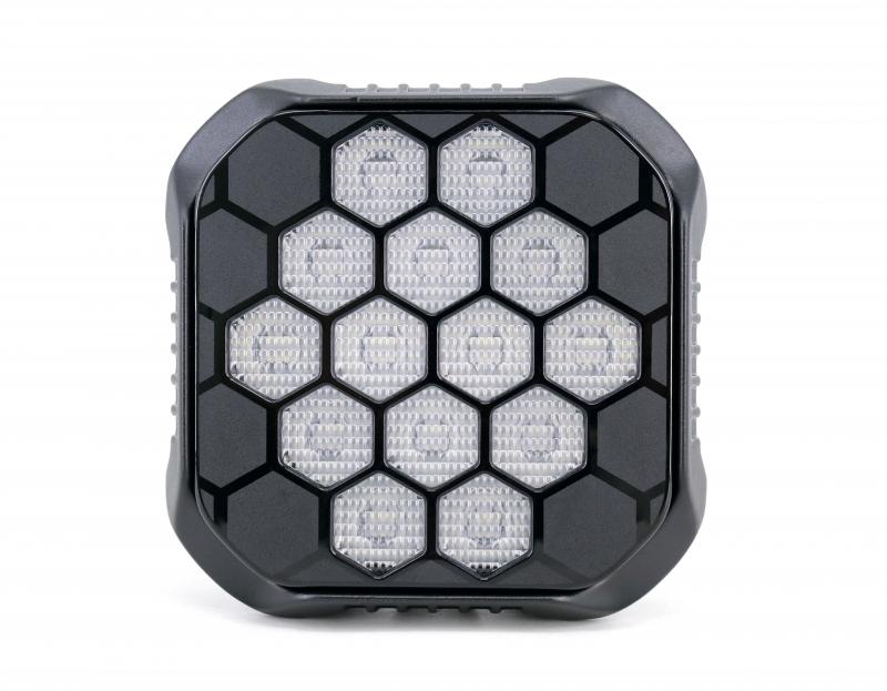 Imagen ilustrativa de FARO DE LED UNIVERSAL CUADRADRO 4,4 COLOR BLANCO - 90 WATTS - 18 CHIPS LED OSRAM LP/HF - 12V/24V