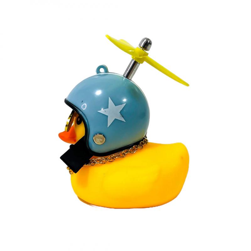 Imagen ilustrativa de CASCO CELESTE DIBUJO ESTRELLA CON ANTEOJOS, CADENA Y HELICE