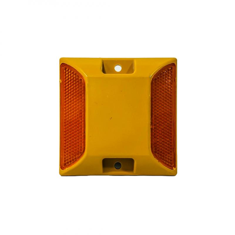 Imagen ilustrativa de TACHA REFLECTIVA AMARILLA PARA SENALIZACION VIAL 10 CM X 10 CM