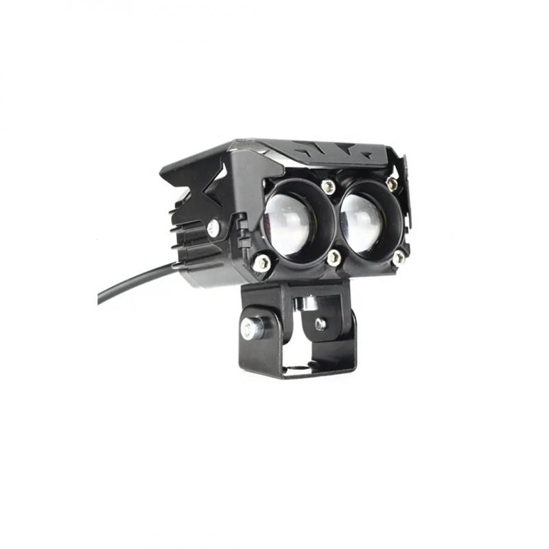 Imagen ilustrativa de RECTANGULAR DOBLE LUPA COLOR BLANCO Y AMBAR 12V / 24V MEDIDAS 7.3 CM * 6.4 CM * 6,8 CM