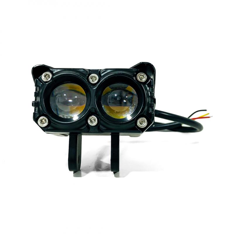 Imagen ilustrativa de RECTANGULAR DOBLE LUPA COLOR BLANCO Y AMBAR 12V / 24V MEDIDAS 7.3 CM * 6.4 CM * 6,8 CM