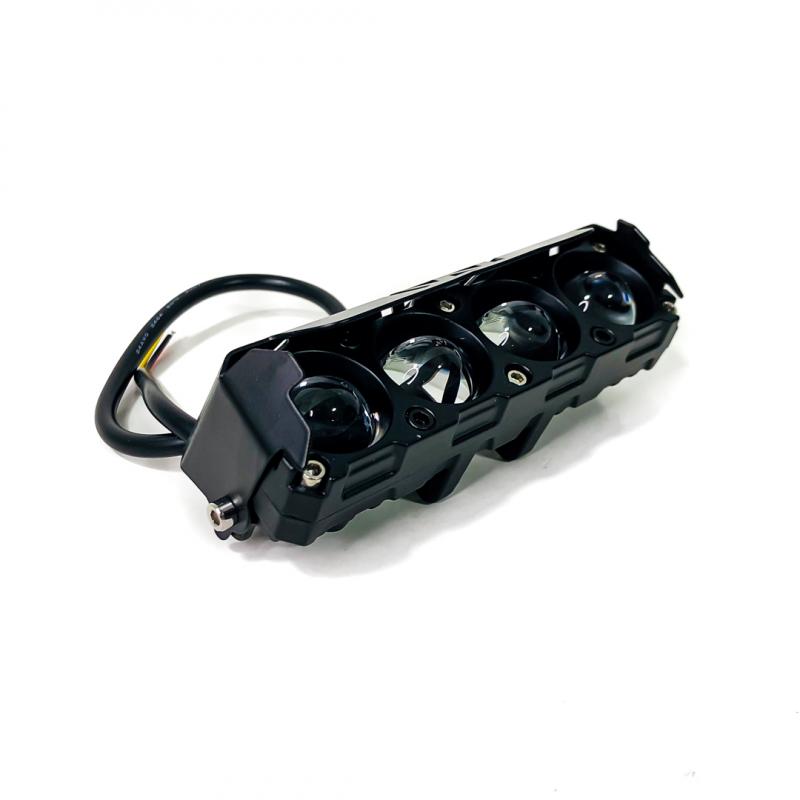 Imagen ilustrativa de RECTANGULAR CUADRUPLE LUPA COLOR BLANCO Y AMBAR 12V / 24V MEDIDAS 13,3 CM * 5,1 CM * 4,1 CM