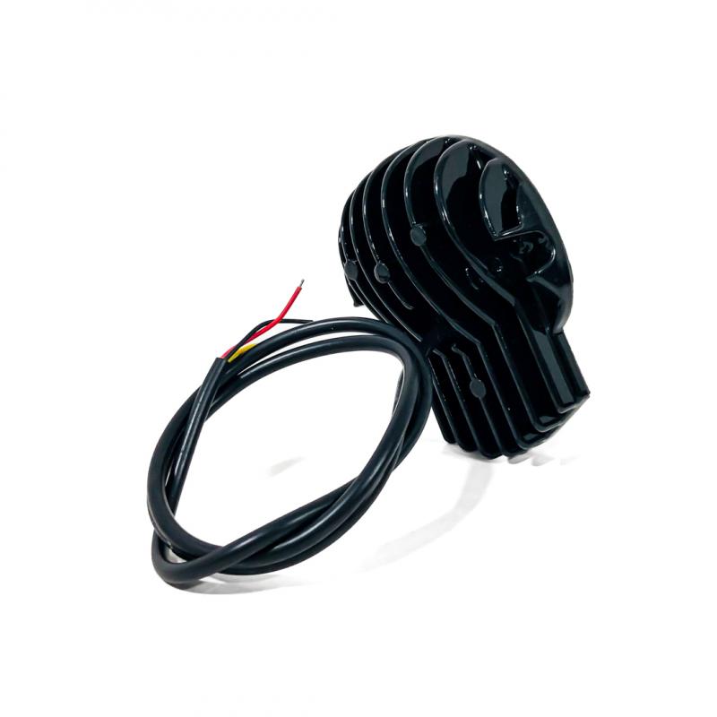 Imagen ilustrativa de CALAVERA CON ILUMINACION EN LOS OJOS FUNCIONES BLANCA / AMBAR / BLANCA + AMBAR + FLASH + RGB 12V / 24V MEDIDAS 8,5 CM * 6,5 CM * 5,3 CM