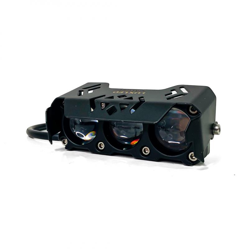 Imagen ilustrativa de RECTANGULAR TRIPLE LUPA COLOR BLANCO Y AMBAR 12V / 24V MEDIDAS 10,4 CM * 4,3 CM * 3,8 CM