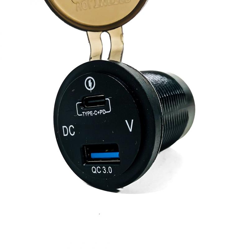 Imagen ilustrativa de TOMA DE CONEXION CON PUERTO USB / TIPO C 3.1AMP Y VOLTIMETRO PARA 12V / 24V POTENCIA MAXIMA 100 WATTS . INCLUYE KITS DE CABLES DE CONEXION. PESO 57 GRS MEDIDAS 4 CM X 4 CM X 6.2 CM