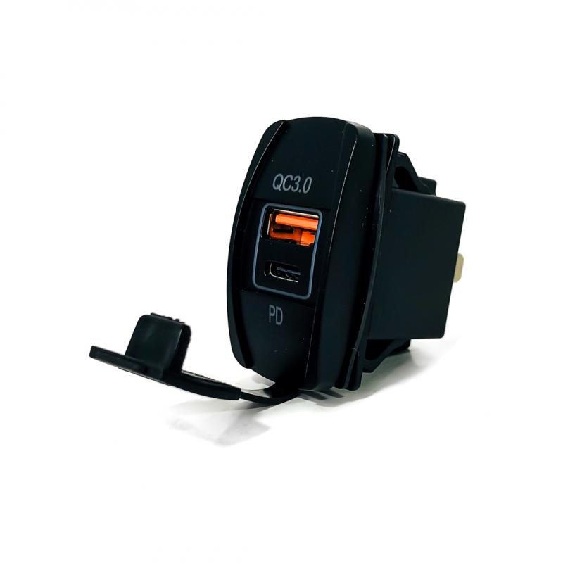 Imagen ilustrativa de TOMA DE CONEXION CON PUERTO USB / TIPO C 3.1AMP 12V / 24V POTENCIA MAXIMA 48 WATTS . INCLUYE KITS DE CABLES DE CONEXION. PESO 32 GRS MEDIDAS 4,7 CM X 2,3 CM X 4 CM