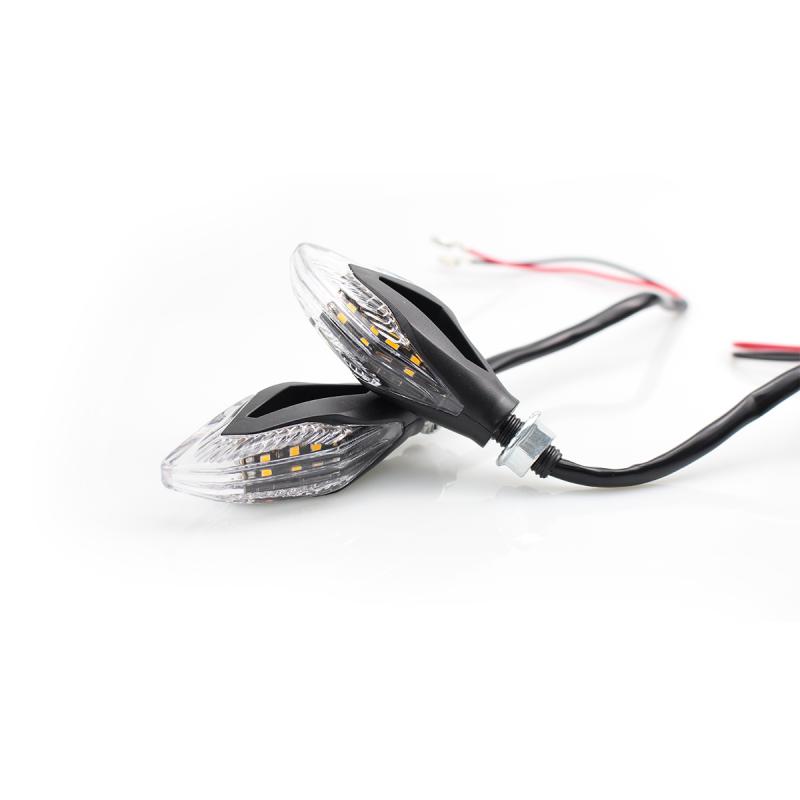 Imagen ilustrativa de FARO DE GIRO UNIVERSAL BLANCO 12V 5W 1500 LUX JUEGO 2 UNIDADES