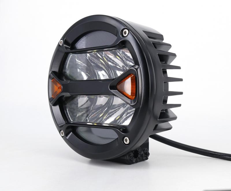 Imagen ilustrativa de FARO DE LED UNIVERSAL REDONDO 5.5 BLANCO CON GIROS AMBAR 40 WATTS - 8 CHIP LED OSRAM OSLON - 12V/24V