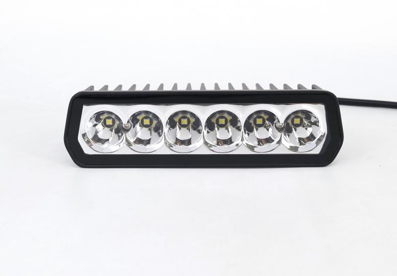 Imagen ilustrativa de FARO DE LED UNIVERSAL RECTANGULAR 16X7CM COLOR BLANCO- 30 WATTS - 8 CHIP OSRAM P7 - 12V/24V