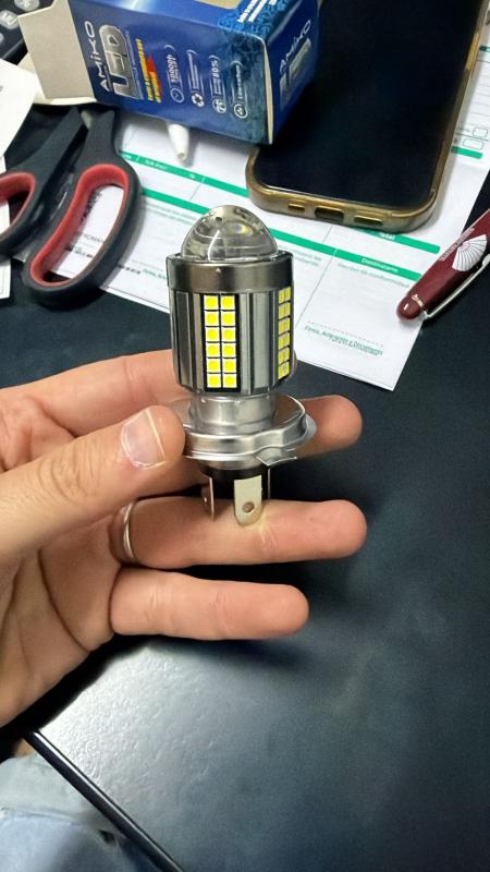 Imagen ilustrativa de LAMPARA LED H4 SUPER LUPA - OFF ROAD